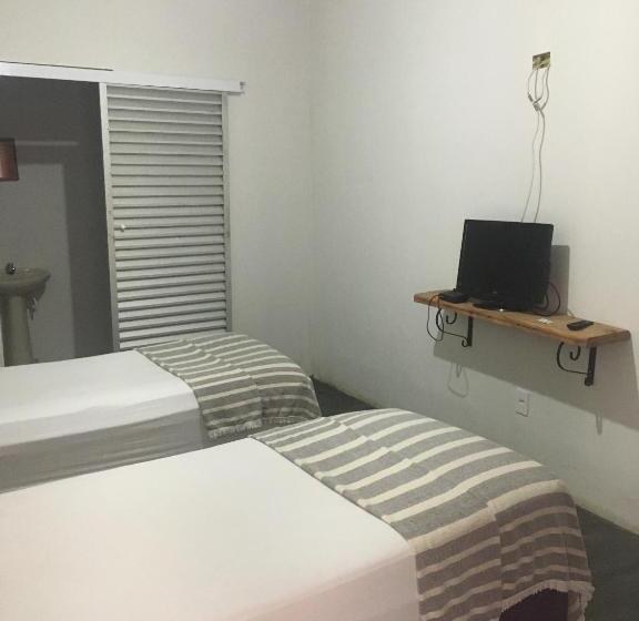 חדר סטנדרט, Economic Eldorado