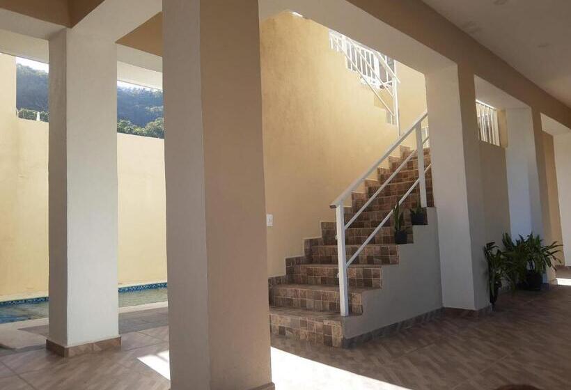 بنجلو ديلوكس, Y Bungalows Bugambilias