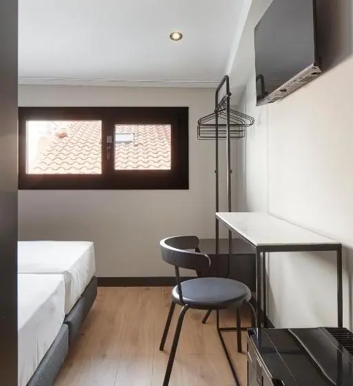 ペントハウスルーム, Hostal Espoz Y Mina
