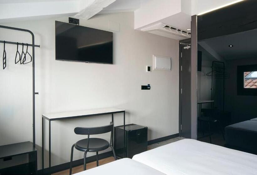 اتاق پنت هاوس, Hostal Espoz Y Mina