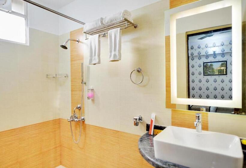 디럭스 룸 킹사이즈 침대, The Liverpool Blue Hotels