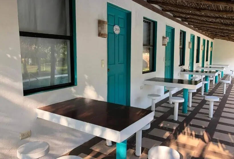 Standard-huone Allasnäkymä, Bungalows Marbella Costa Esmeralda