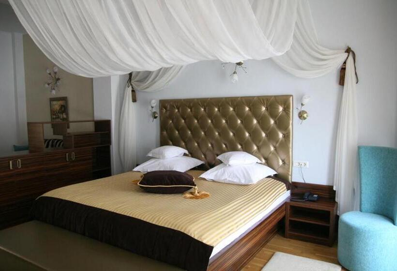 Quarto Estandar Cama King, Kilometrul Zero