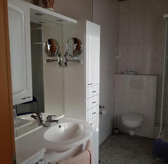 标准单人间, Landhaus Effeld