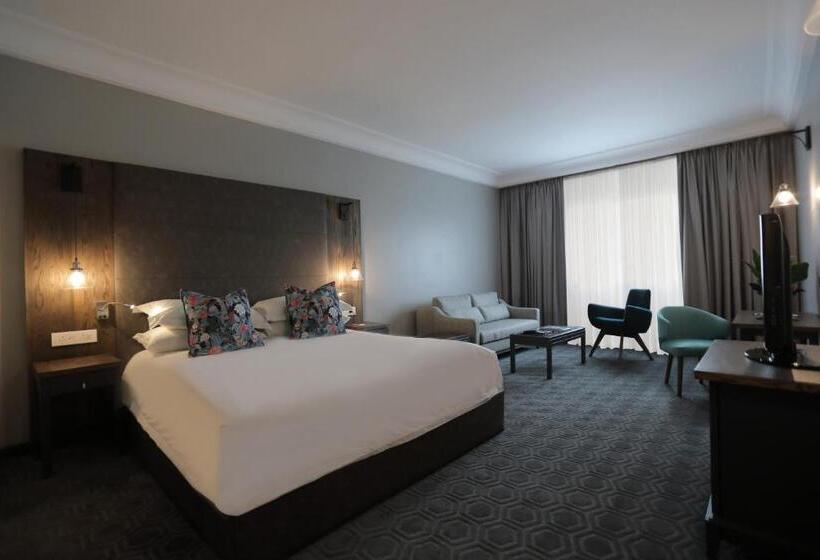 اتاق لوکس با تخت بزرگ, Fiesta Royale