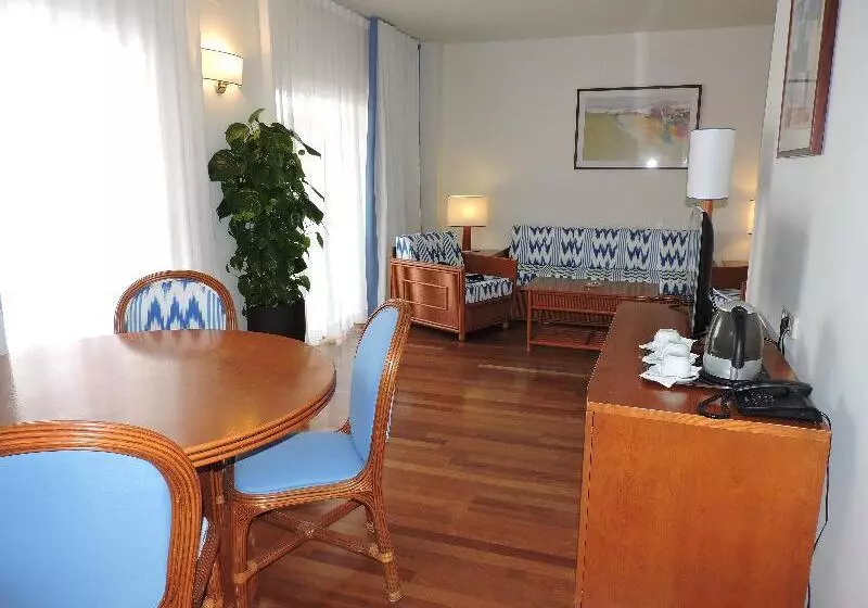 キングサイズベッドのスタンダードルーム, Hilton Garden Inn Roanoke Rapids