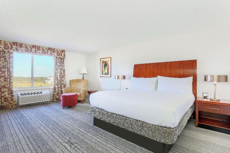 Номер Премиум, Hilton Garden Inn Roanoke Rapids