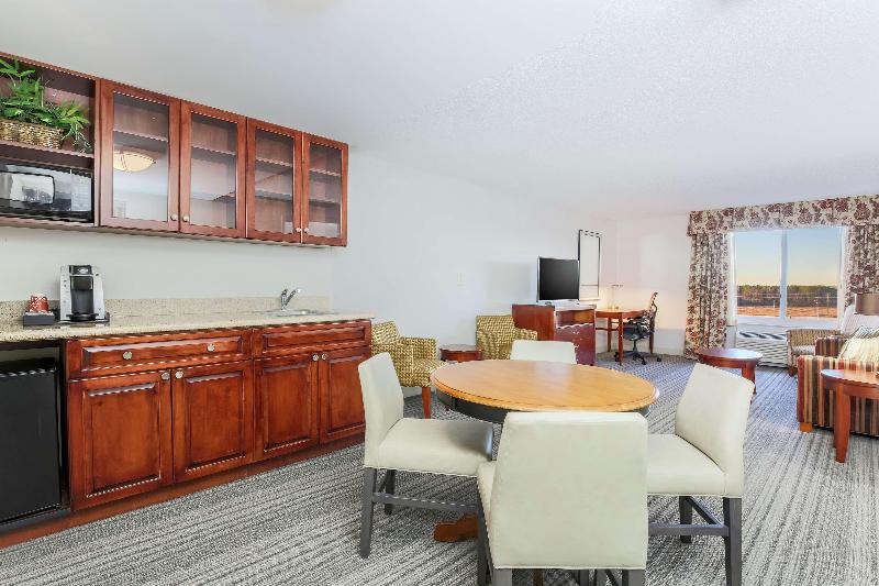 Люкс Кровать Кинг, Hilton Garden Inn Roanoke Rapids