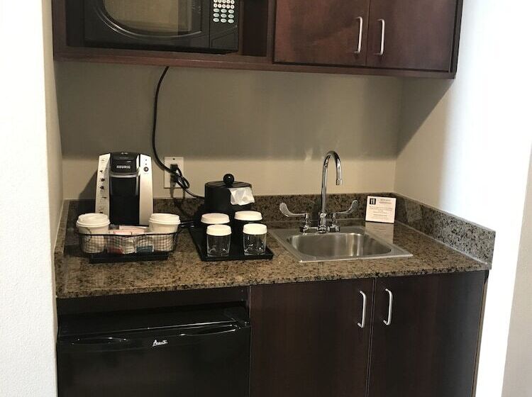 سوئیت برای معلولان, Holiday Inn & Suites Albuquerque North I 25, An Ihg
