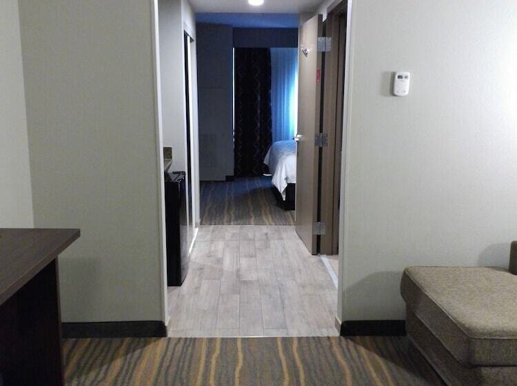 سوئیت برای معلولان, Holiday Inn & Suites Albuquerque North I 25, An Ihg