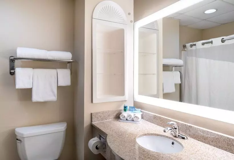 スイート, Holiday Inn Express Hotel & Suites Ashland, An Ihg