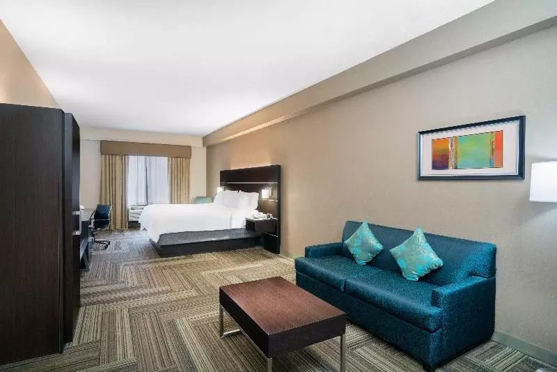 キングサイズベッドのスイートルーム, Holiday Inn Express Hotel & Suites Ashland, An Ihg