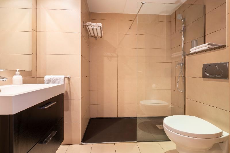 جناح, Holiday Inn Express Hotel & Suites Bartow, An Ihg