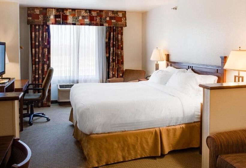 מיטת קינג בסוויטה, Holiday Inn Express Hotel & Suites Oklahoma City Bethany, An Ihg