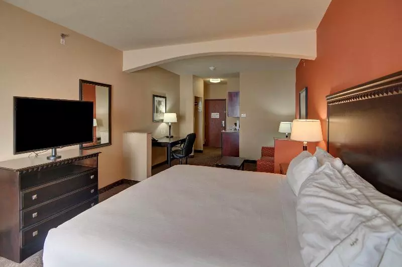 キングサイズベッドのスイートルーム, Holiday Inn Express Hotel And Suites Altus, An Ihg
