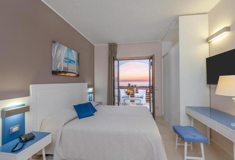 Номер Стандарт Вид на Море, Mareluna