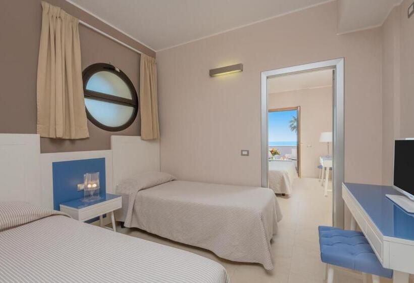 带海景标准四人间, Mareluna