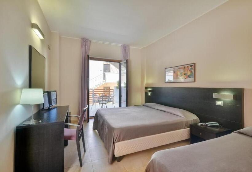 Номер Стандарт Трехместный, Mareluna