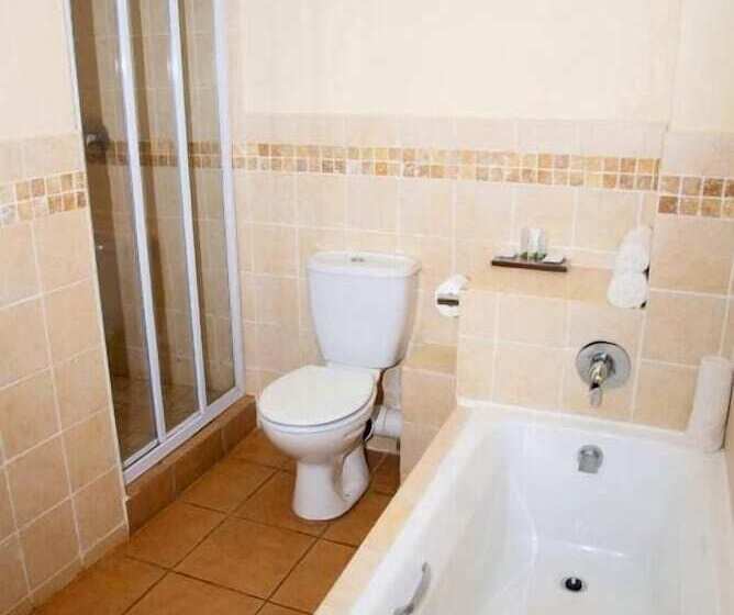 סוויטת 3 חדרי שינה, Premier Splendid Inn Port Edward