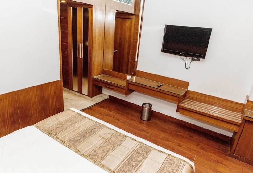 חדר אקזקיוטיב, Subash International