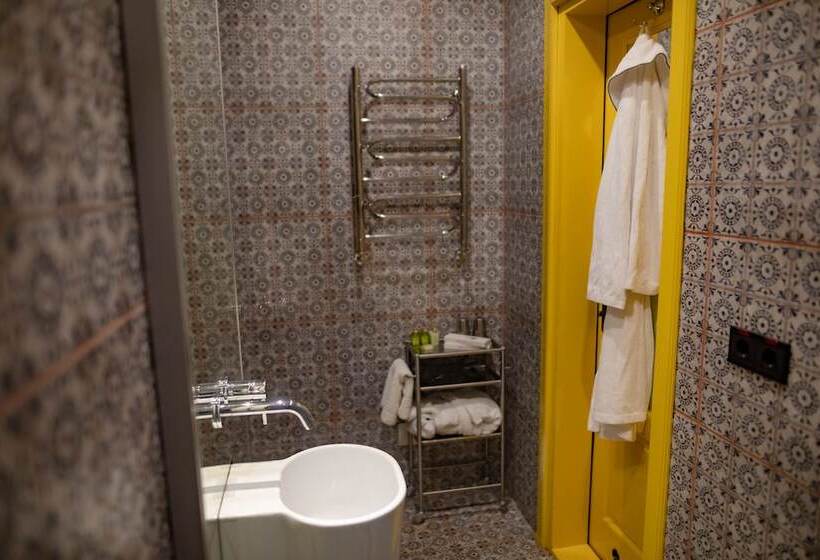 سوییت جونیور, Vintage Boutique