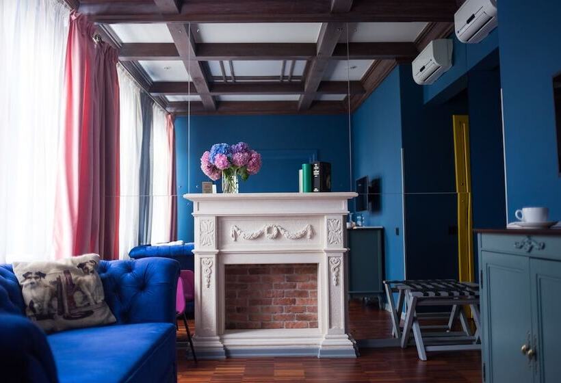 سوییت جونیور, Vintage Boutique