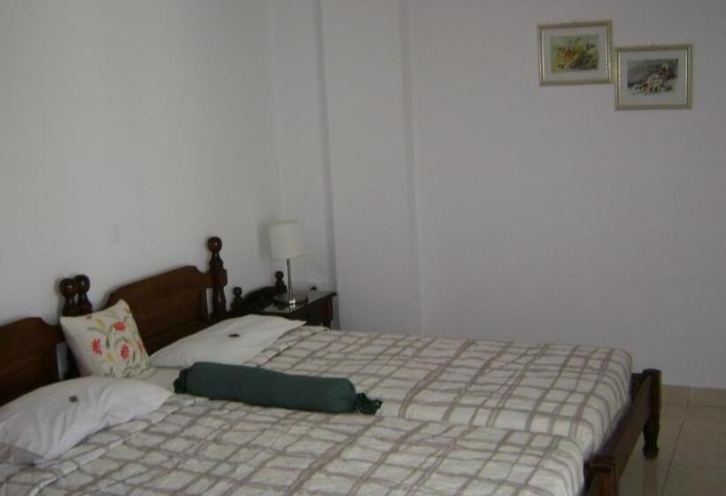 דירת חדר, Irene Villa