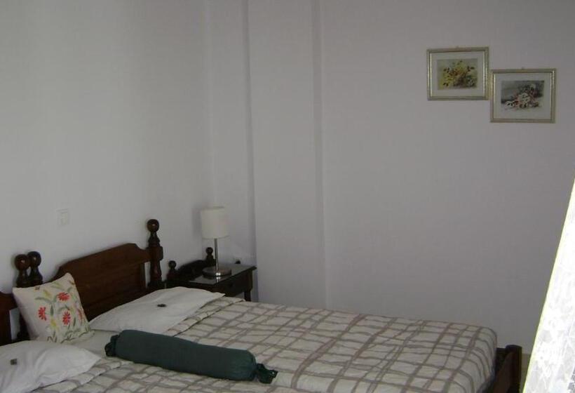 דירת חדר, Irene Villa