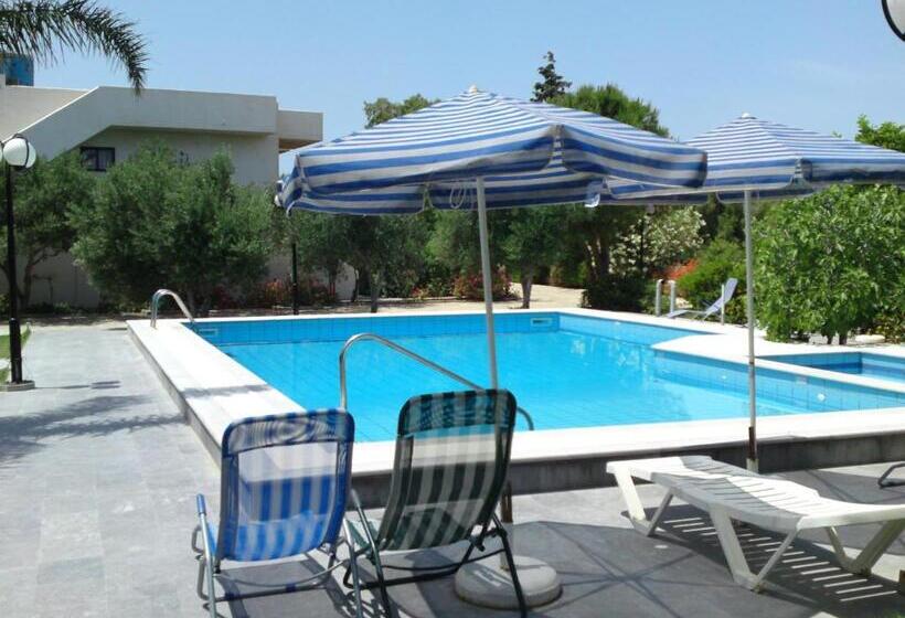 דירת משפחה, Irene Villa