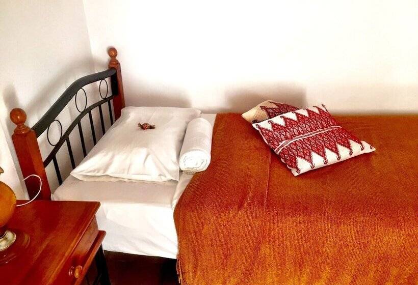 דירת משפחה, Irene Villa