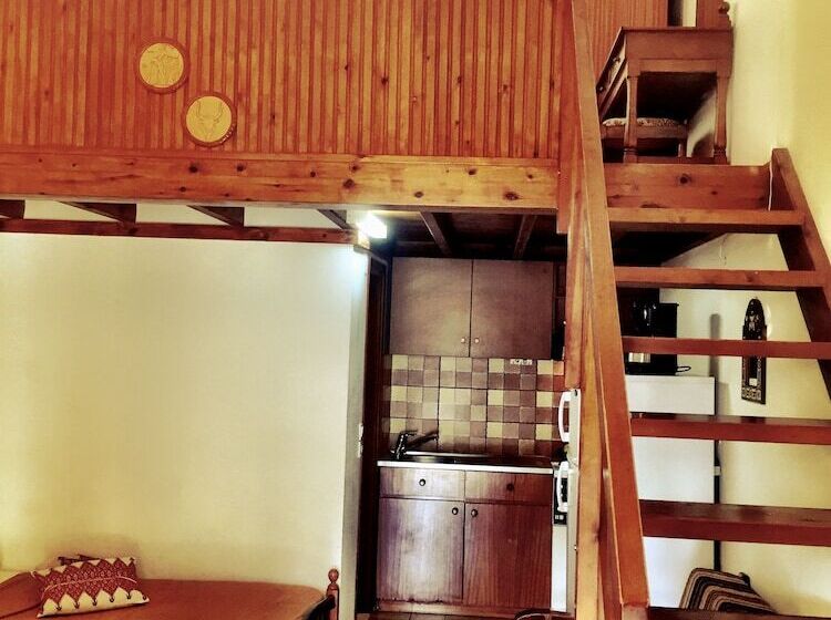 דירת משפחה, Irene Villa