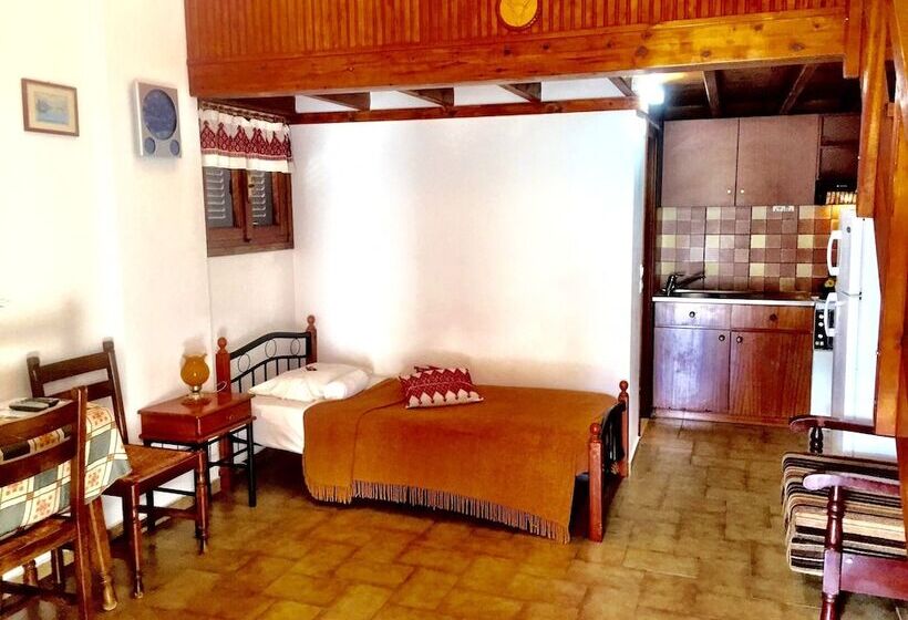 דירת משפחה, Irene Villa