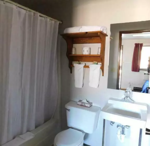 اتاق استاندارد, Packwood Inn