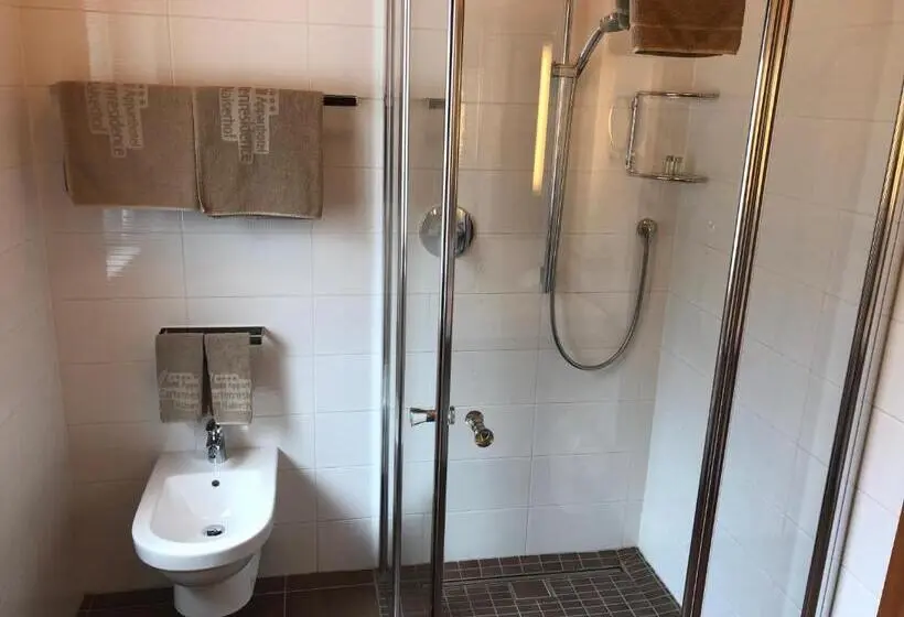 Huoneisto 2 Makuuhuonetta Terassi, Apparthotel Gartenresidence Nalserhof