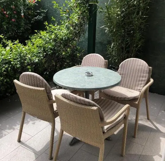 Huoneisto 2 Makuuhuonetta Terassi, Apparthotel Gartenresidence Nalserhof