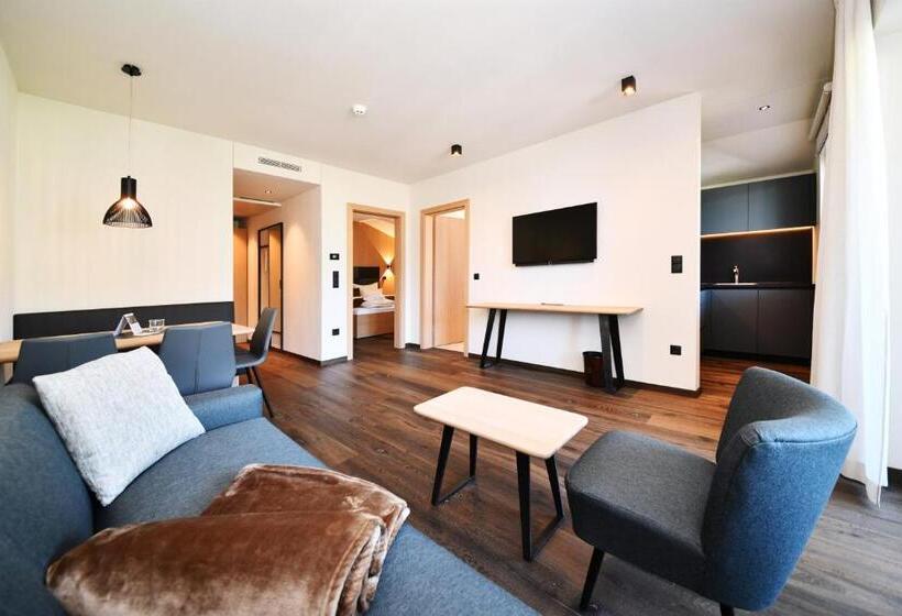 Апартаменты 1 Спальня Вид на Бассейн, Apparthotel Gartenresidence Nalserhof