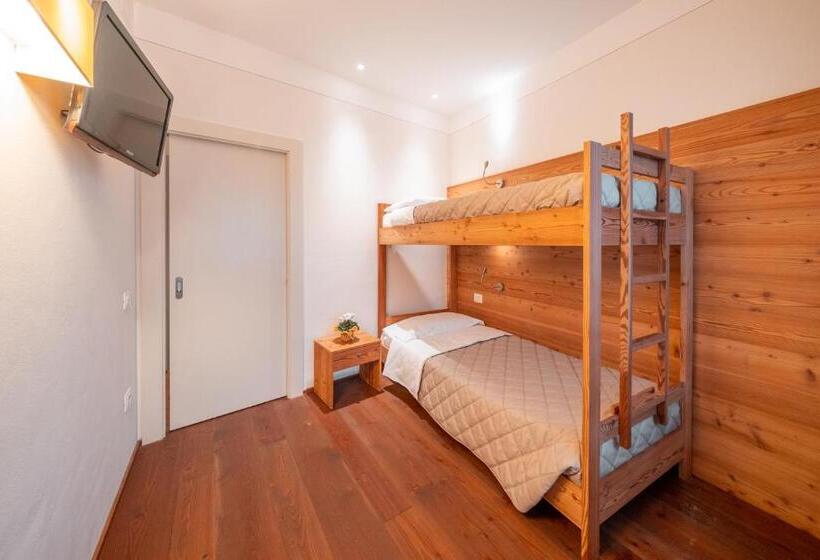 غرفة قياسية رباعية, Garnì Vecchio Comune