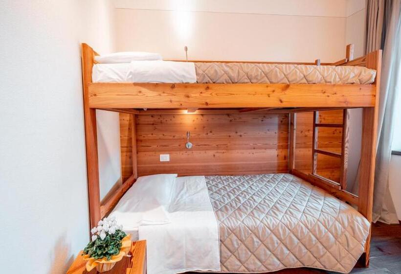 غرفة قياسية رباعية, Garnì Vecchio Comune