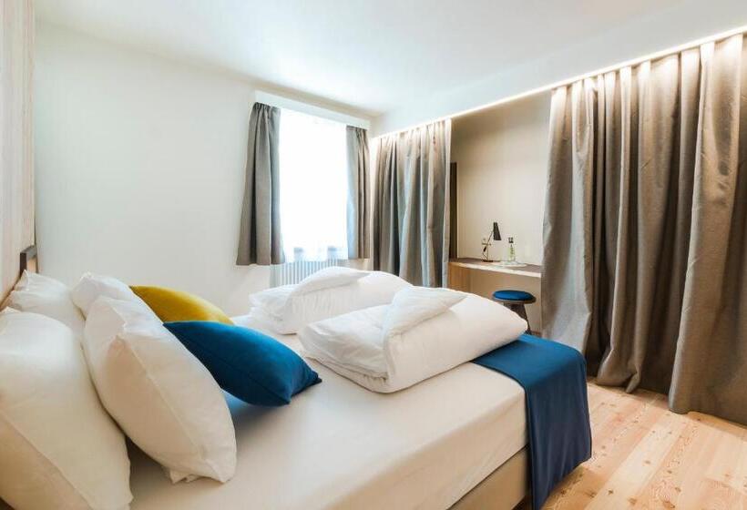 اتاق لوکس, Zum Hirschen Boutique Hotel Val Di Non