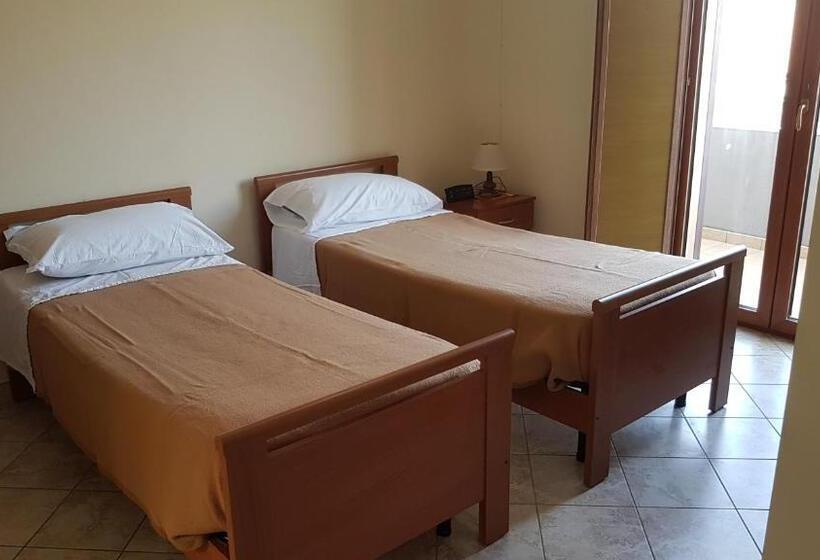 Номер Стандарт, Il Baronetto