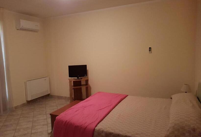 Номер Стандарт, Il Baronetto