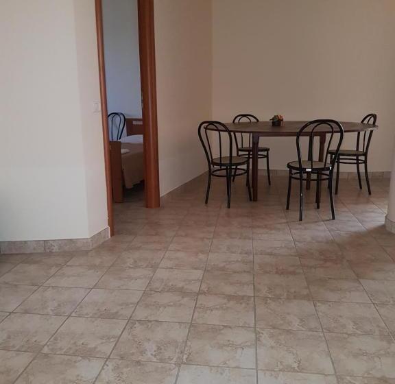 Четырехместный Номер Стандарт, Il Baronetto