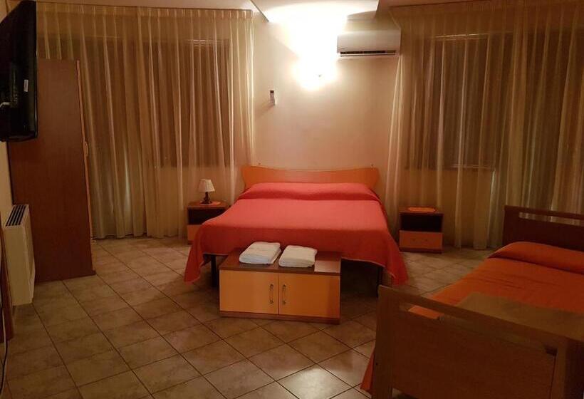 Номер Стандарт Трехместный, Il Baronetto