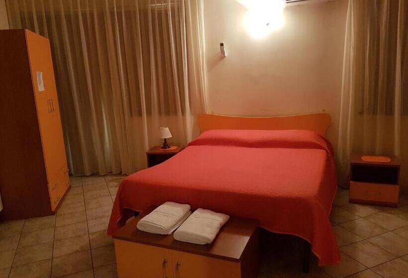 Номер Стандарт Трехместный, Il Baronetto