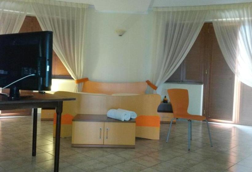 Номер Стандарт, Il Baronetto