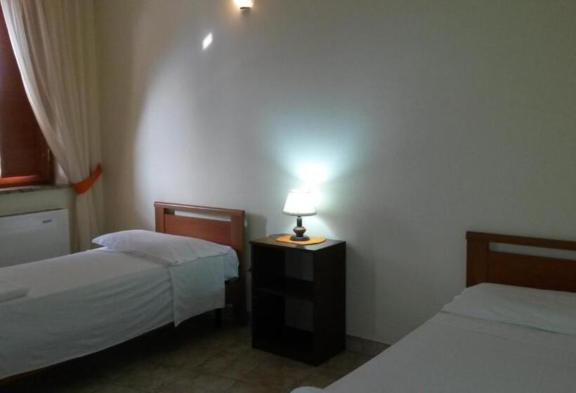 Четырехместный Номер Стандарт, Il Baronetto