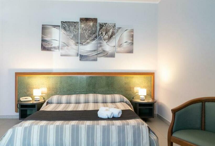 اتاق استاندارد یک نفره, Melissa