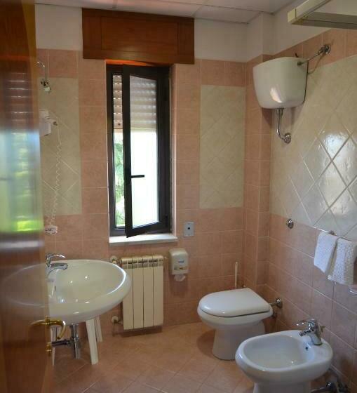 标准三人间, Toscano