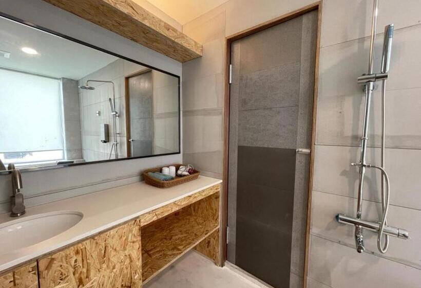 اتاق استاندارد با وان آب گرم, Hide And Sea At Green Island