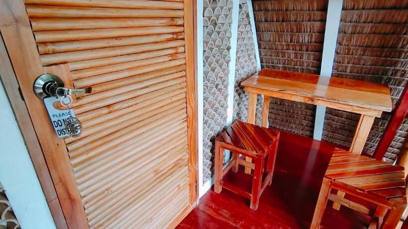 Номер Deluxe с Балконом, Rc Hutspot Tourist Inn
